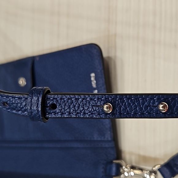 Michael Kors Wallet Crossbody - Picture 13 of 13